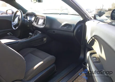 2021 Dodge Challenger Sxt z USA, uszkodzony, nr VIN 2C3CDZAG2MH573716